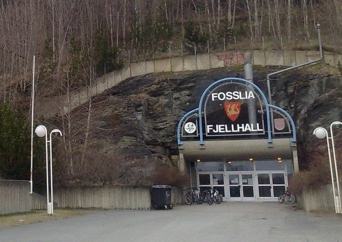 Bilde av inngang til Fosslia Fjellhall